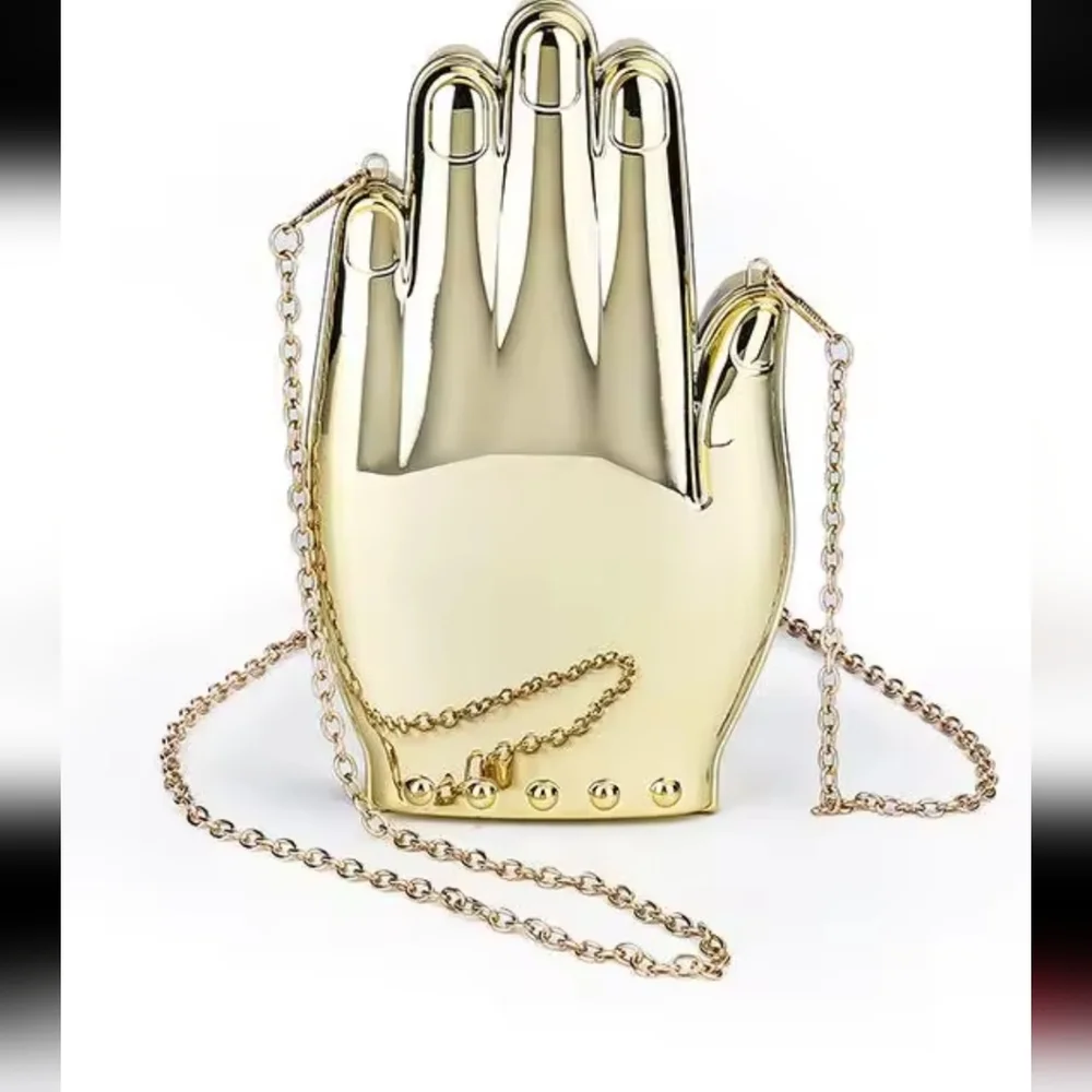 Hand Shaped Chain Crossbody Bag - Picture 8 of 9